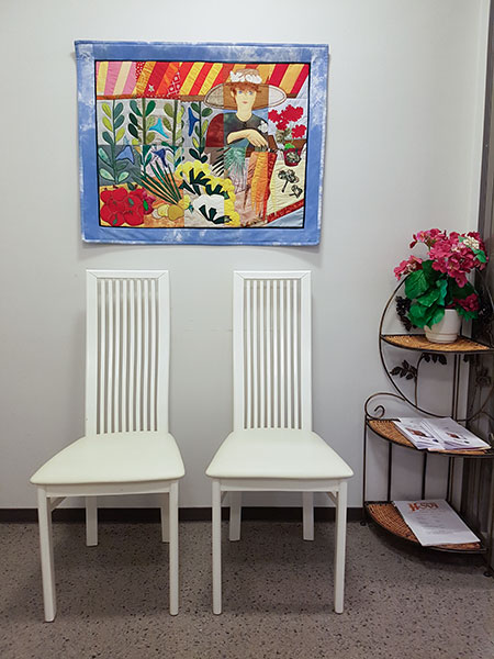 Asuntokuva tuolit ja taulu Hopeahovi